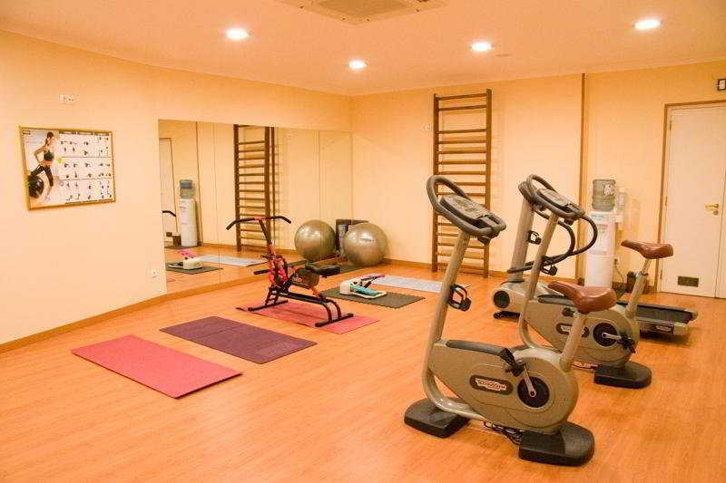 Hotel Avenida Palace Lisbon Luaran gambar A typical gym