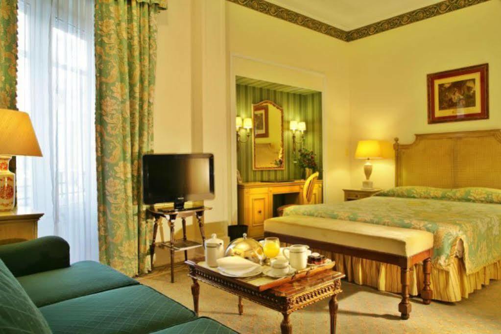 Hotel Avenida Palace Lisbon Bilik gambar A room at the hotel
